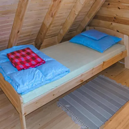 Cozy Home In Mscice With Kitchen Holiday home Mscice